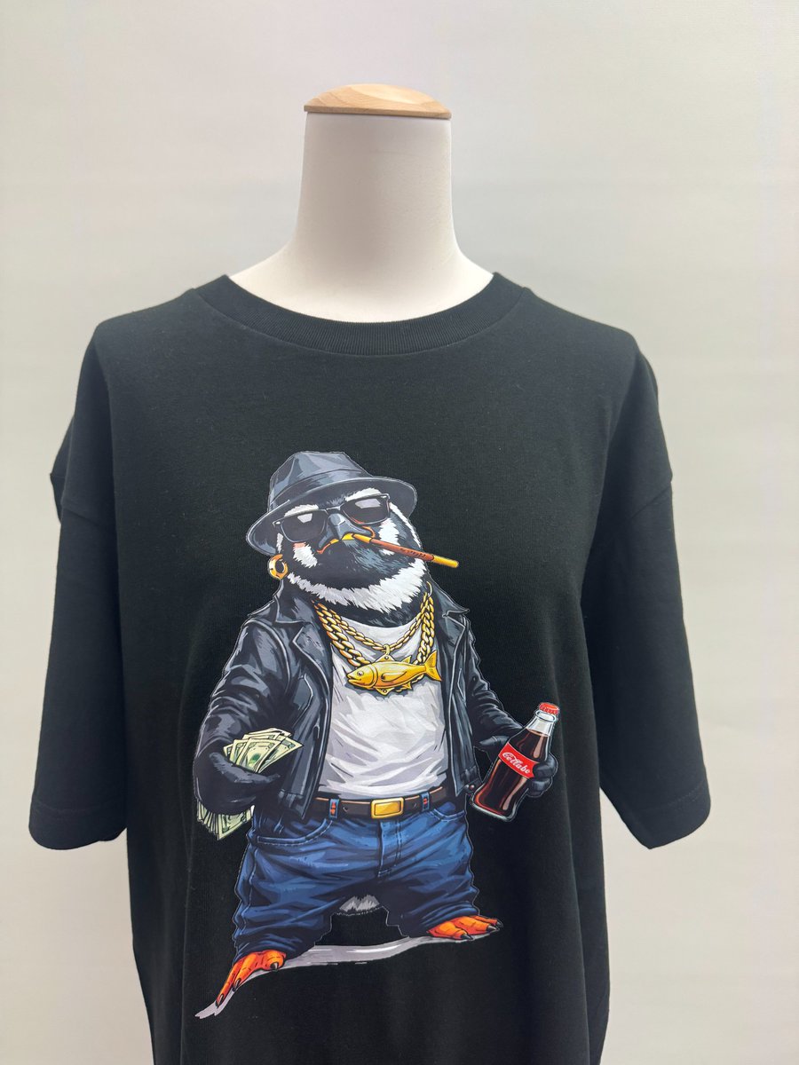 CollaboShop's tweet photo. あなたの周りにこんな渋めダンディなお友達はいませんか？(=ﾟωﾟ)ﾉ着るだけで圧を感じるイケペンTシャツつくってみました…🦑
#マゼフェス
#マゼフェス上越 https://t.co/4fBesa74II