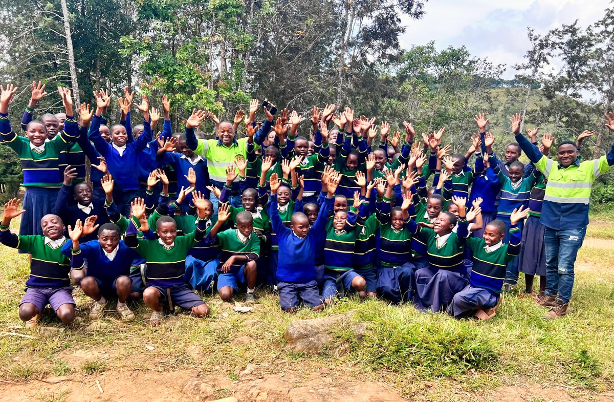 EcoGraf's tweet photo. On #WorldEnvironmentDay @EcoGraf &amp; Duma TanzGraphite are supporting environmental awareness in #Tanzania. Through school outreach programs around #Epanko, we're strengthening environmental clubs, promoting climate action and responsible waste management for a sustainable future🌱 https://t.co/ahxylTPGDn