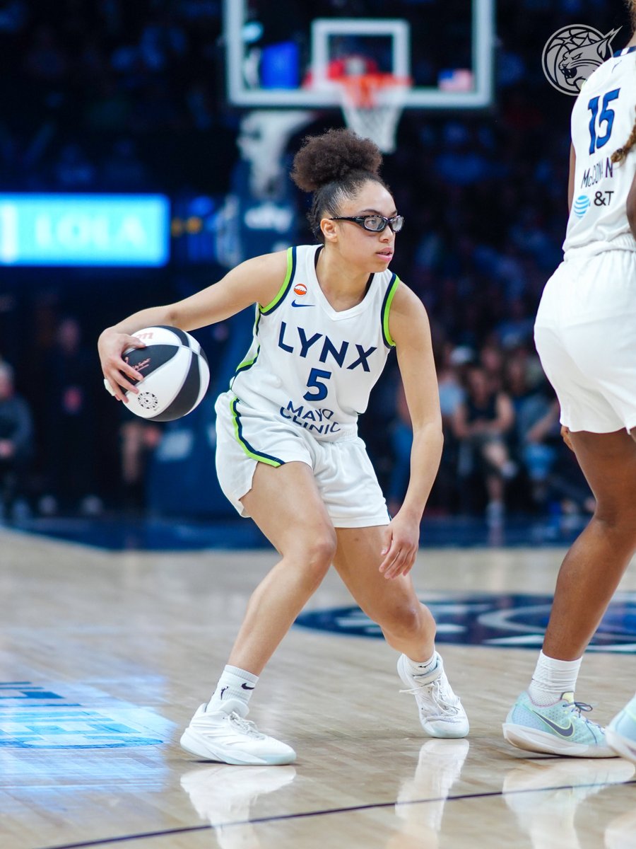 minnesotalynx's tweet photo. CAREER HIGH HALF FOR LIV.

17 PTS | 3 REB | 2 AST | 5-8 FGM | 5-6 3PM https://t.co/ut3hIMQXRC
