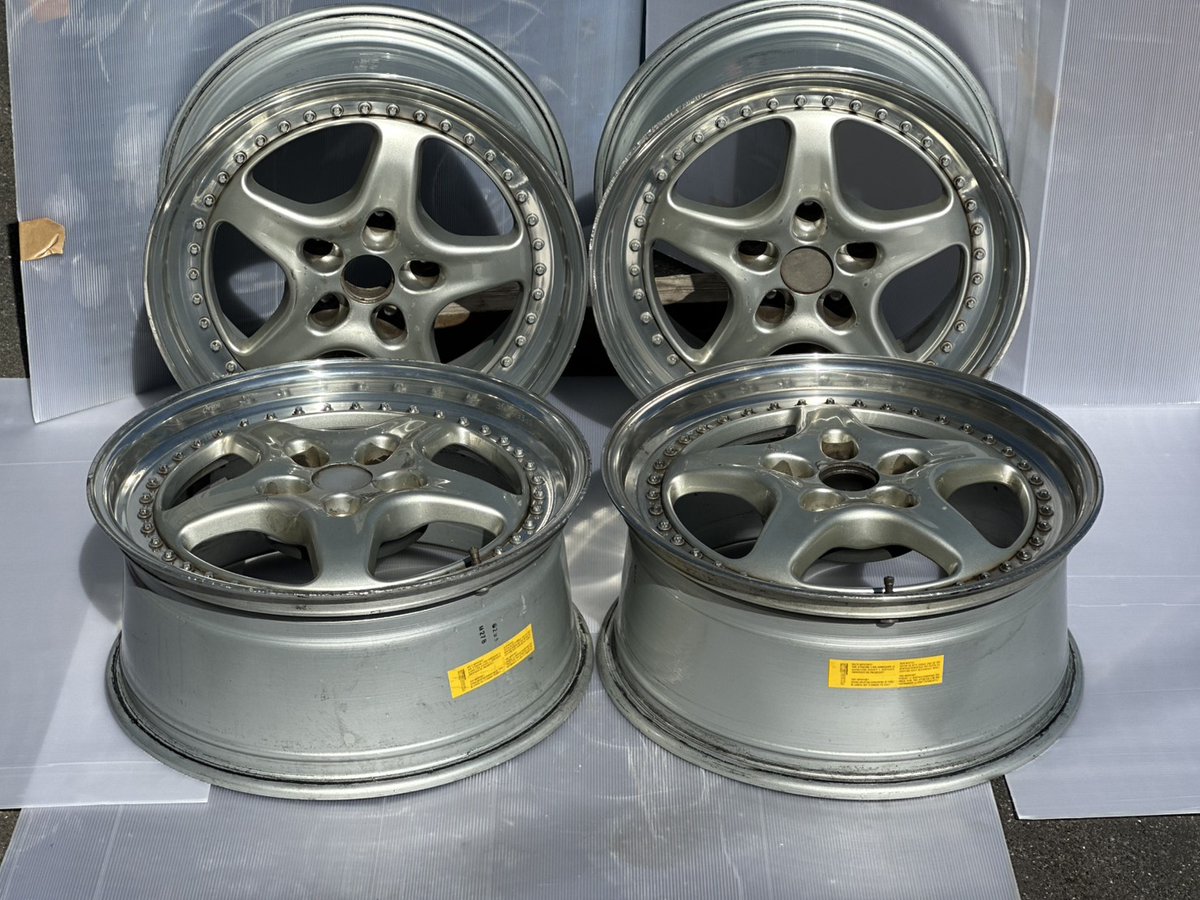 hanafuji2211's tweet photo. 🇯🇵 From Japan!

Speedline Alessio SL978
17" Al-Mg 3pc wheels x4
Porsche 964/993/930/911
5x130

Shipping from Tokyo🚢

👉 https://t.co/Beol98dgMQ

#Speedline #Porsche964 #Porsche993
#930Turbo #PorscheForSale https://t.co/PDKZRrbbHl