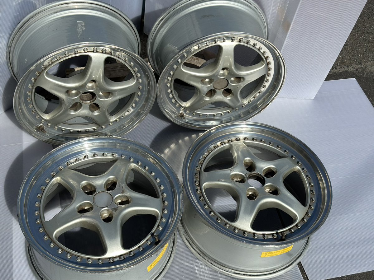 hanafuji2211's tweet photo. 🇯🇵 From Japan!

Speedline Alessio SL978
17" Al-Mg 3pc wheels x4
Porsche 964/993/930/911
5x130

Shipping from Tokyo🚢

👉 https://t.co/Beol98dgMQ

#Speedline #Porsche964 #Porsche993
#930Turbo #PorscheForSale https://t.co/PDKZRrbbHl