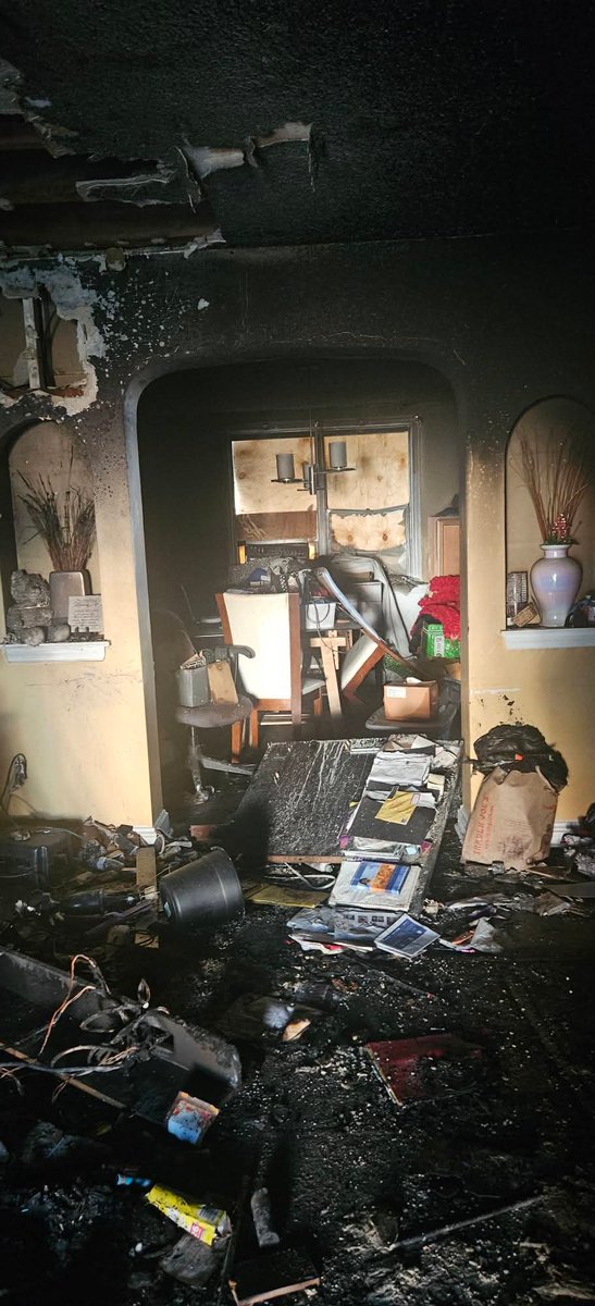 HeavPriv's tweet photo. In desperate need of donations..i lost my home in a house fire last month. Expenses and bills are stacking up and im still in a hotel without a home with my pets. I have no idea what else to do other than pray for a miracle.

https://t.co/svUcos5jS6

https://t.co/QByjgx8kBZ https://t.co/UEL0QQMjZw
