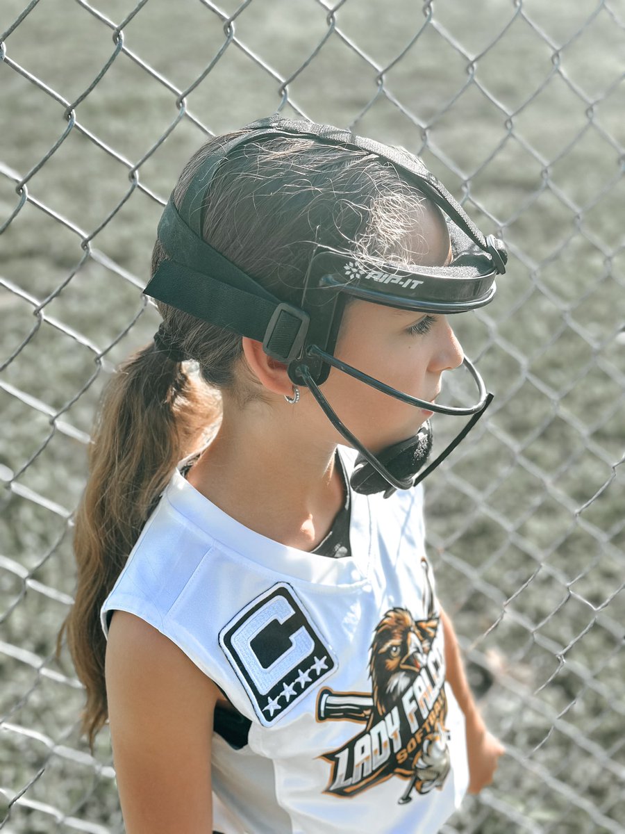 Tatum1Jo's tweet photo. Knowing I’m protected by my @RIPITSports fielding mask gives me extra confidence on the mound! https://t.co/ZwRs8oLoz3