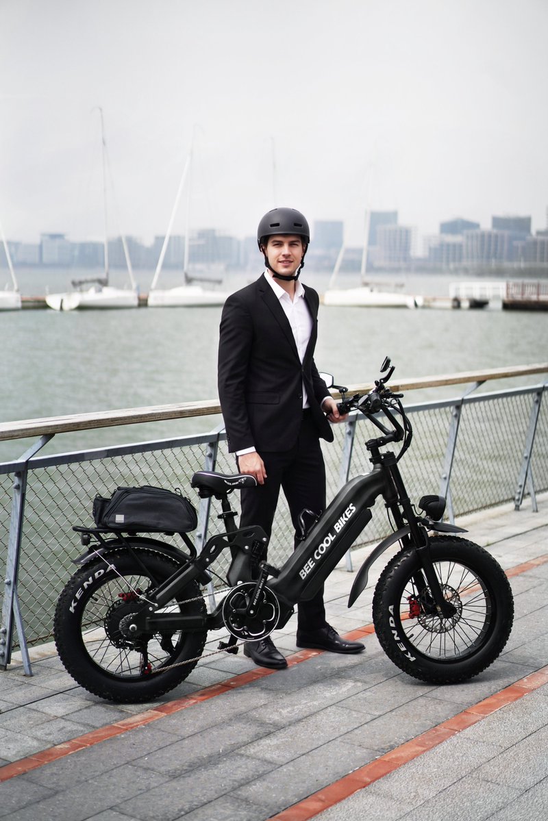 BeecoolBikes's tweet photo. 🚵Your Best Entry Into the 72V E-Bike World🔥
https://t.co/JvZwR2I0Ny
#JupiterX1 #72VEbike #BeeCoolBikes #ElectricBike #RideElectric #EBikeLife #FastEBike #AdventureReady #PowerAndPerformance #RideInStyle #ElectricMobility #SummerRides #BikeDeals #RideBeeCool #FutureOfCycling https://t.co/eboWnfNl0m