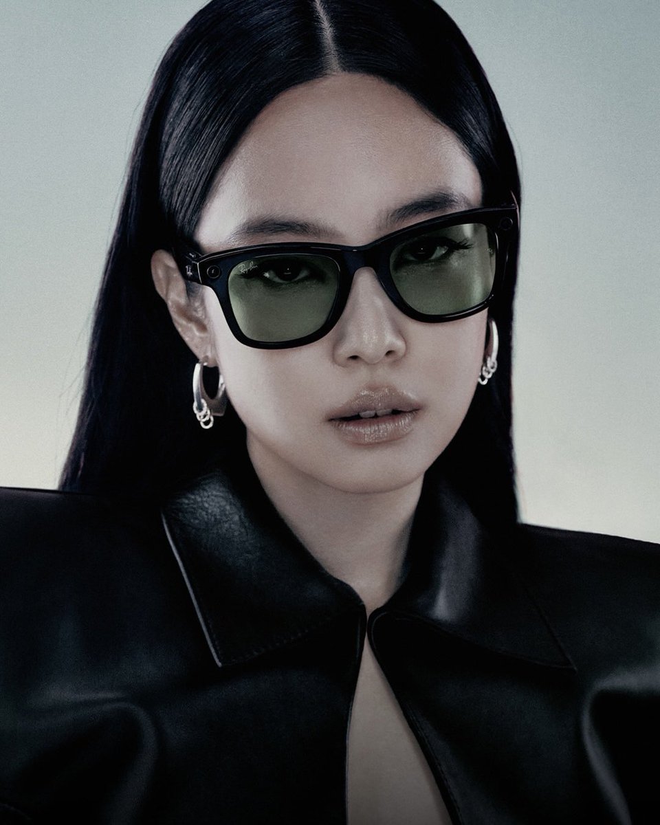 portaljennie__'s tweet photo. Os óculos de sol Ray-Ban Meta Wayfarer alcançaram o primeiro lugar no novi ranking de tendências da MUSINSA na Coreia do Sul.

#JENNIE #제니 @jennierubyjane
@oddatelier @Jennie_HQ https://t.co/34F15YtCdc
