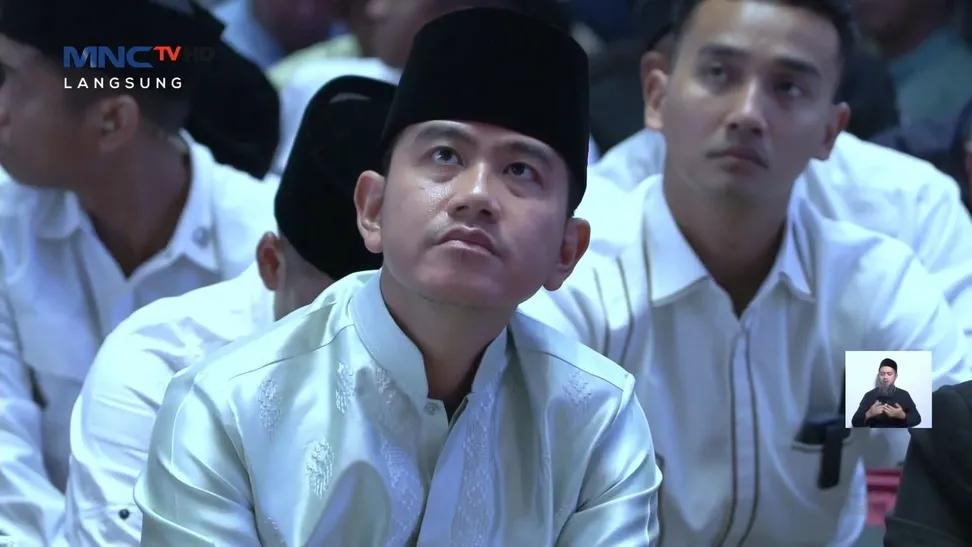 BarisanOpOsisi's tweet photo. "Kenapa milih 02"?
"Karena ada Gibran, jarang2 ada anak muda bisa jadi wapres".

Ya Tuhan alasannya🫣🫣 https://t.co/aPPCPmIFyM