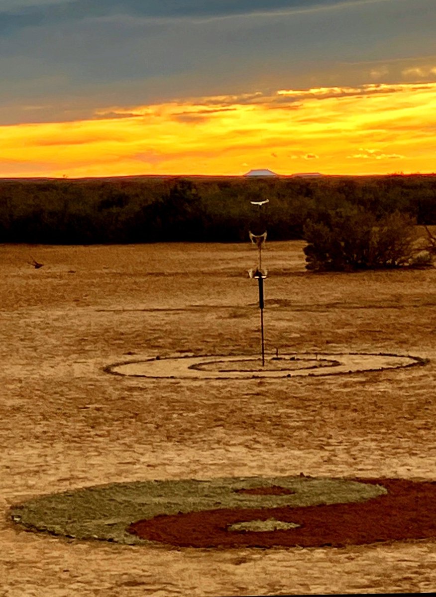 rainscrypt's tweet photo. Alignment with Table mountain and the setting Sun. Red desert, Wyoming https://t.co/JyB5LmDL8c
