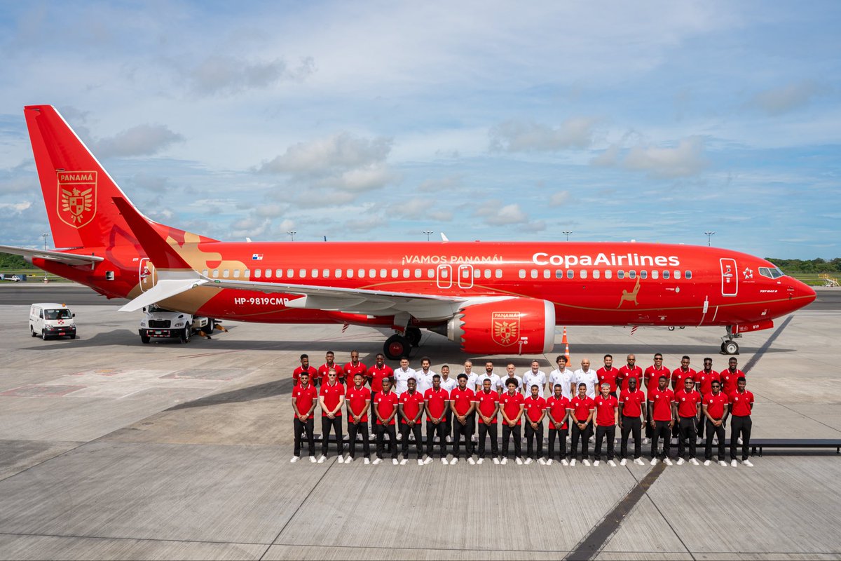 espinalpipe's tweet photo. Avion que desplazo a la selección Panameña, tomado de @CopaAirlines https://t.co/TcdkFxN9w6