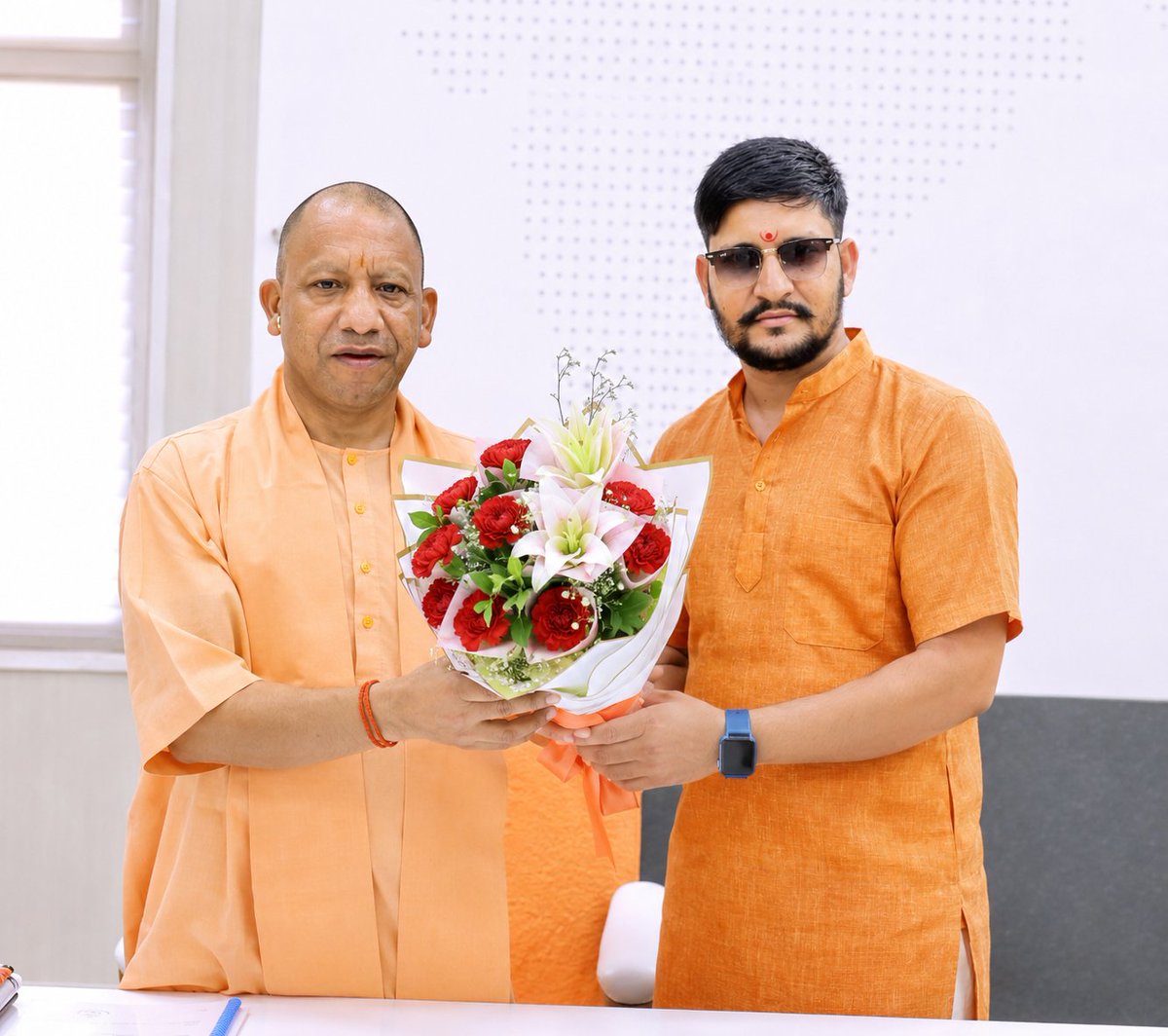 AnujKumarMP's tweet photo. उत्तर प्रदेश के यशस्वी मुख्यमंत्री श्री @myogiadityanath को जन्मदिवस की हार्दिक बधाई एवं शुभकामनाएं।

#PilkhanaNaresh #Harigarh #anujkumar https://t.co/iu4r2jYrhu