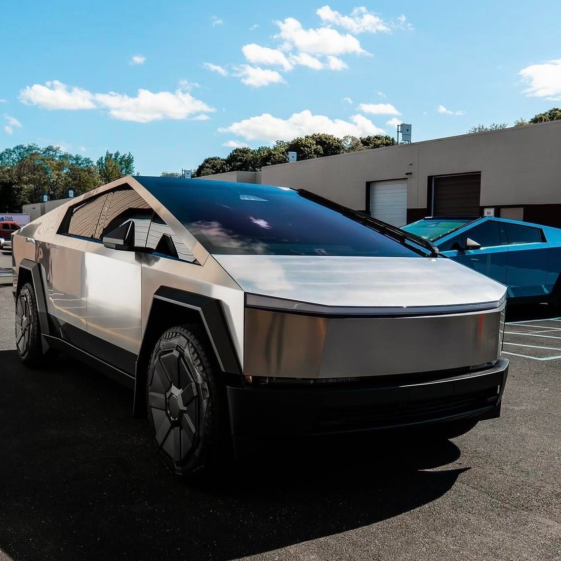 BogusThought's tweet photo. They call me Shine!!! ✨️✨️��️

$TSLA https://t.co/wosN5Wya6g