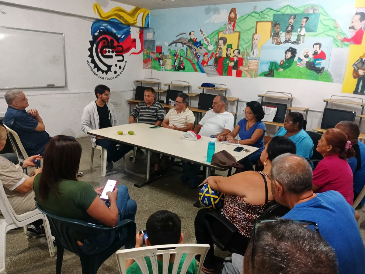 CanaguaComunal's tweet photo. El Consejo Comunal Terraza Canagua sostuvo una reunión este jueves 04/06/2026 con el Secretario General de Venezuela CICRAL "Omar Serna" https://t.co/Omw6KQFzcg
