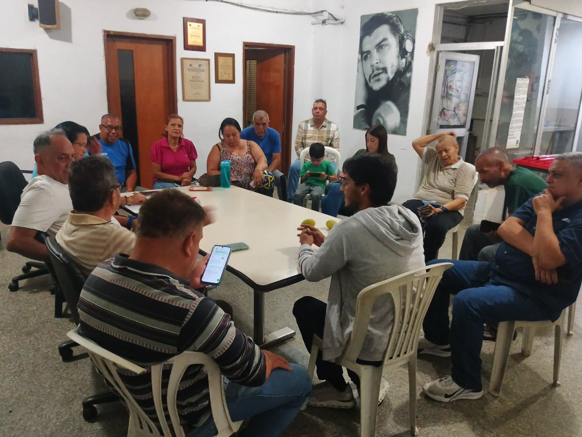 CanaguaComunal's tweet photo. El Consejo Comunal Terraza Canagua sostuvo una reunión este jueves 04/06/2026 con el Secretario General de Venezuela CICRAL "Omar Serna" https://t.co/Omw6KQFzcg