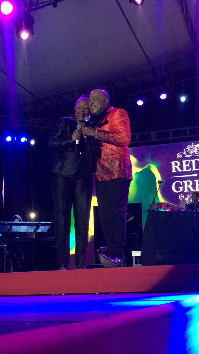 seanab876's tweet photo. I was 3 when I first “A whole new world -one of my favourite Peabo Bryson songs &amp; I wanted to see him performing it Iive. In 2019, while doing SM Mgmt for a concert, I got that chance-it was as moving, magical and magnificent as when I first heard it. His death hurts. RIP Peabo https://t.co/v7EHOLFYeq
