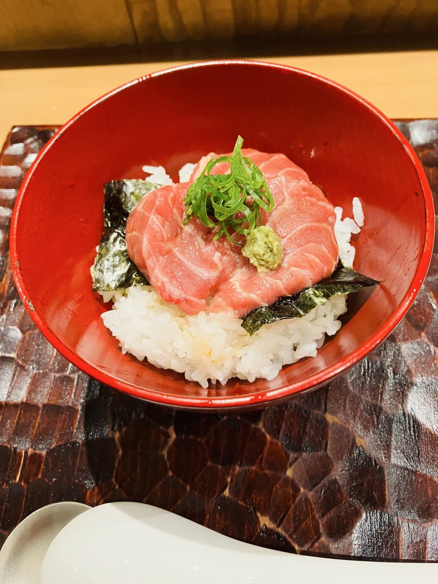 CraftBit2024's tweet photo. 6月5日

通常営業です❗️
🍜
【匠】コンソメらーめん（10食程度）

🍺 加須麦酒Craftbeer 3種

特上チャーシュー塩　　SPF豚ロース焼豚
　　　　　　　　醤油　天城黒豚バラ煮豚

本日もご来店お待ちしております🙇
写真は休日に伺った饗くろ㐂さん🍜 ごちそうさまでした🙇

#ラーメン
#入谷 https://t.co/7L5H9zzxgL