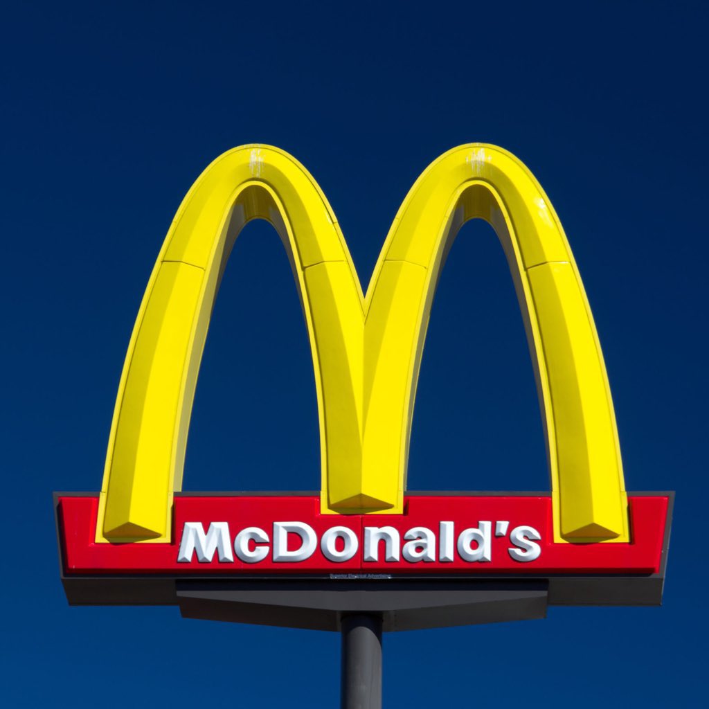 FullContext_'s tweet photo. These two brothers invented McDonald’s. They sold it to Ray Kroc for $2.7 million in 1961, lost the rights to their own name, and watched it become one of the biggest brands in the world without them. https://t.co/FEMz5Cvr0t