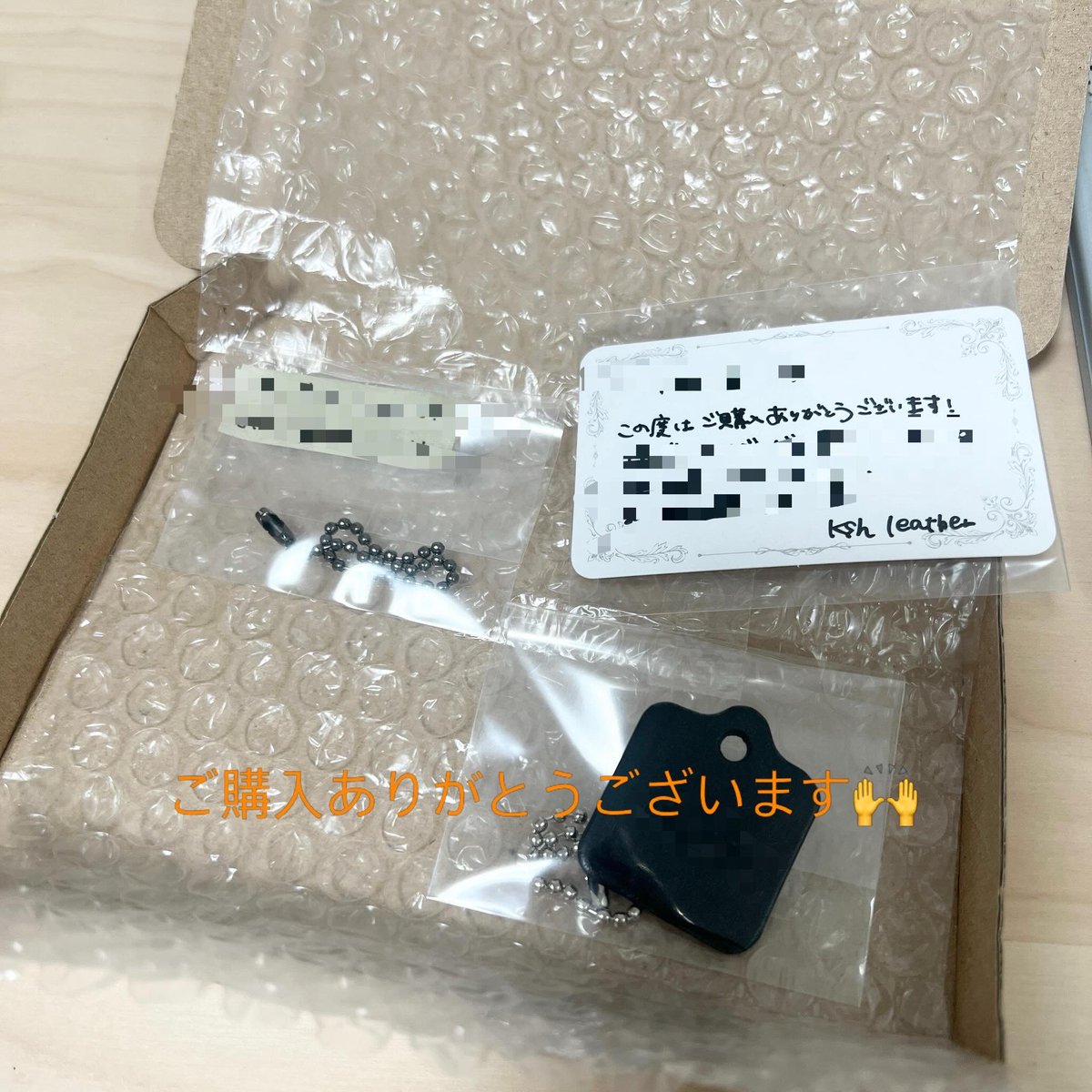 ksh__leather's tweet photo. 1点からでも丁寧に梱包📦

#レザークラフト
#革小物
#本革
#ハンドメイド https://t.co/AbPTtsQxyx