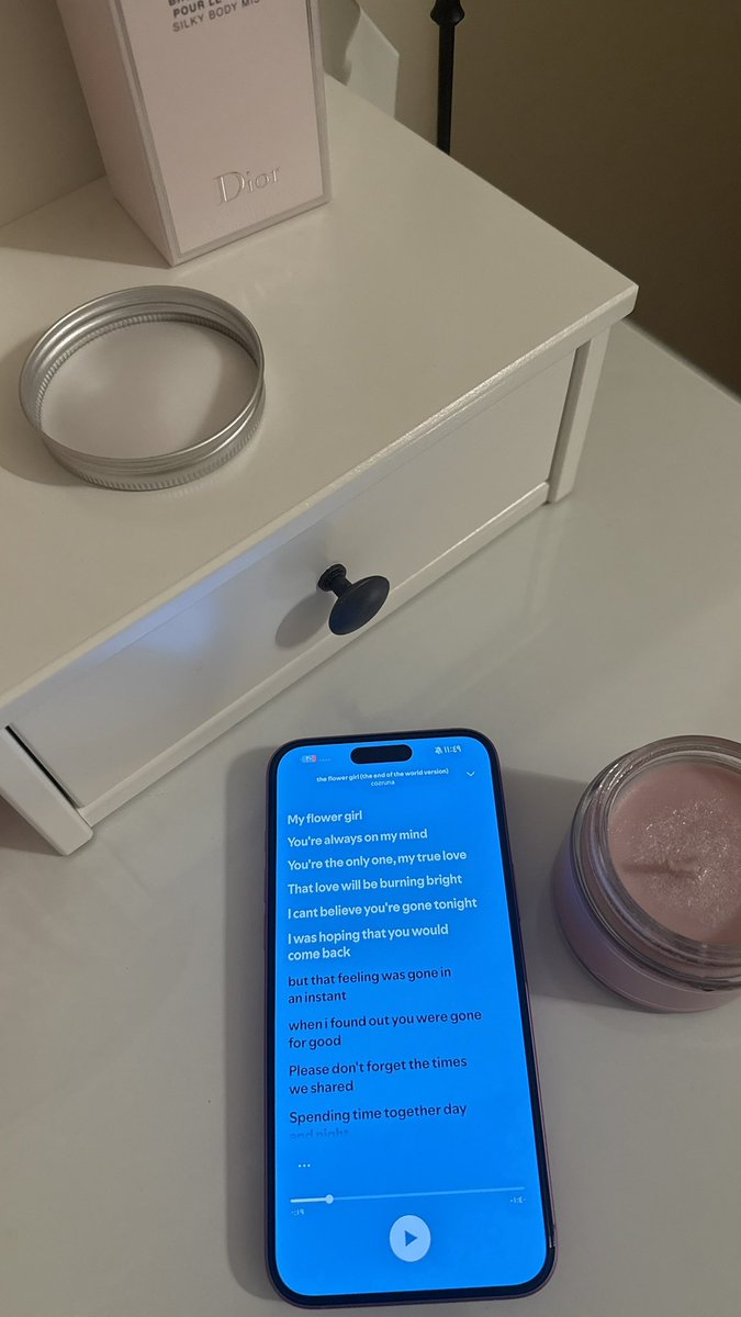 jøjø tweet media