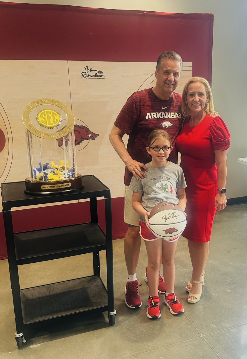LeslieRutledge's tweet photo. Thank you to @CoachCalArk and @RazorbackMBB for taking your basketball camps across the state and setting a good example for Arkansas kids! WPS!🏀🐗 https://t.co/bIFaZoIgCD
