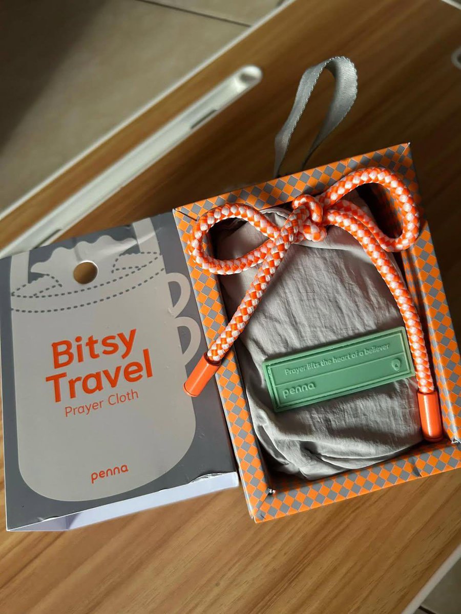 ratjunmuu's tweet photo. MAAF YA TAPI INI LUCU BANGET 😭🎀 aku cuma mau cari mukena travel, malah nemu yang kualitasnya bikin kaget. Bahannya adem, jatuh, dan ga terawang sama sekali. https://t.co/2raiJUxbMB