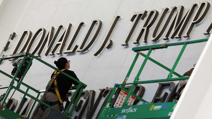 GETAnalysis's tweet photo. https://t.co/7yUie1RDfA: Having #Trump's name on the #KennedyCenter was a #blasphemy, because Trump's cultural taste stops at the #McDonald's logo. A court order removing his name - sounds sweeter than a #symphony 

https://t.co/38LGjBZHIv https://t.co/NtfgzIVJAr
