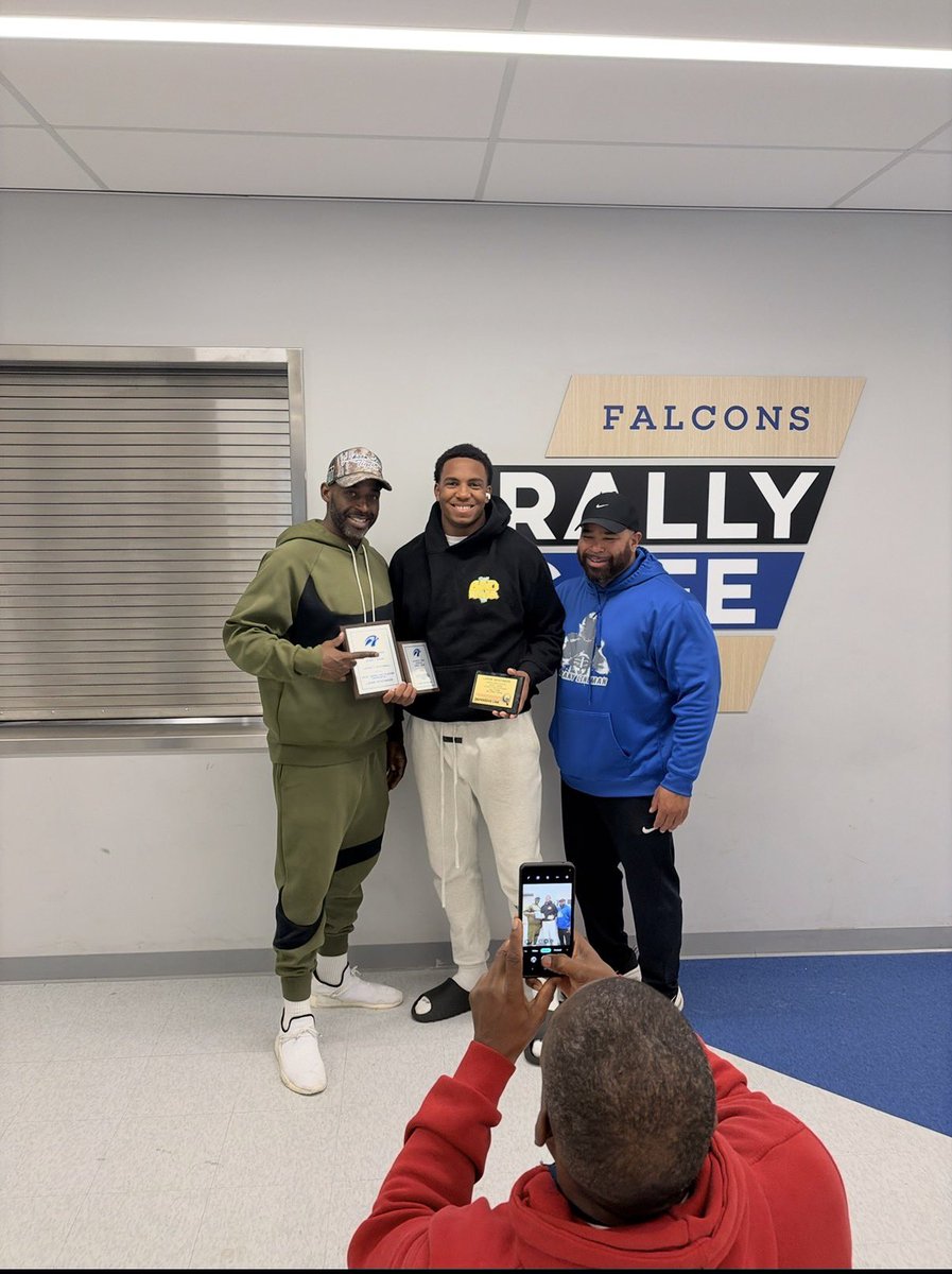 9DaTicket's tweet photo. I’m very proud of myself for my accomplishments I couldn’t have done it without God and the Lord and without the people around me! @HudahLevy427 @KGailliard70851 @MikeWarejr @GarganoSheldon @CoachCRedding @Coachksteward @AMannicciCuse @coacharita31 https://t.co/b81lW42LoF