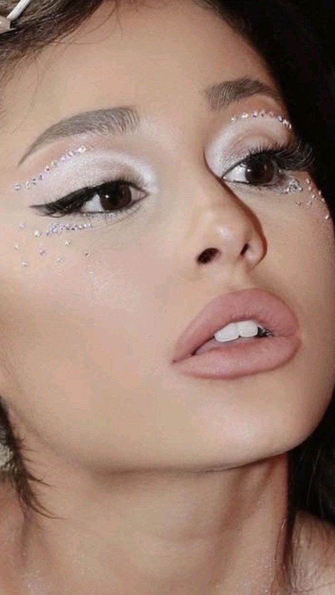 godisafawna's tweet photo. so excited to see what ari is going to wear this tour… i hope we get gemstone makeup at least for a couple shows https://t.co/4EPG6bsa8E