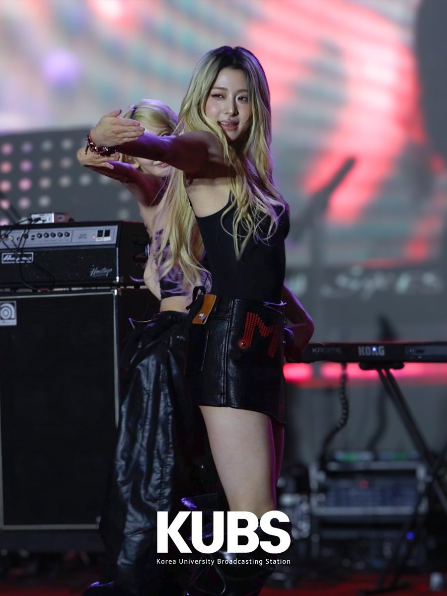 kubs1961's tweet photo. #르세라핌 #사쿠라 #허윤진 https://t.co/7lK0InSB2X
