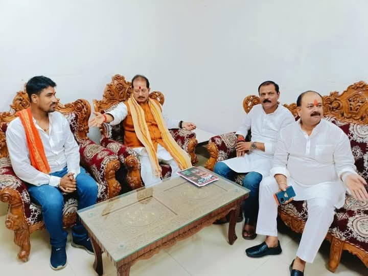 chubay_vikash's tweet photo. बिहार सरकार में पूर्व उपमुख्यमंत्री वर्तमान में कृषि मंत्री लखीसराय के लोकप्रिय विधायक श्री विजय कुमार सिन्हा को जन्मदिन की हार्दिक बधाई एवं  शुभकामनाएं!🎂💐🎂💐
ईश्वर से आपके उत्तम स्वास्थ्य एवं मंगलमय जीवन की कामना करते हैं।
VIJAY KUMAR SINHA Hari Mohan Chaudhary https://t.co/RPS2Pmdfpg