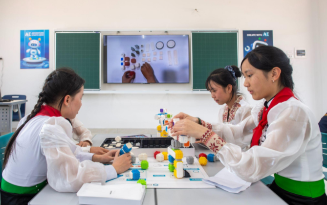 eliseslight's tweet photo. "COMMUNISM STARVES ITSELF?"🙄
FREE EDUCATION in 1 of the poorest provinces on Vietnam's border looks like this.
The project comprises 229 boarding schools for all levels, creating conditions for the comprehensive development of education in 229 land border communes.🇻🇳 https://t.co/ws0GuLL4la