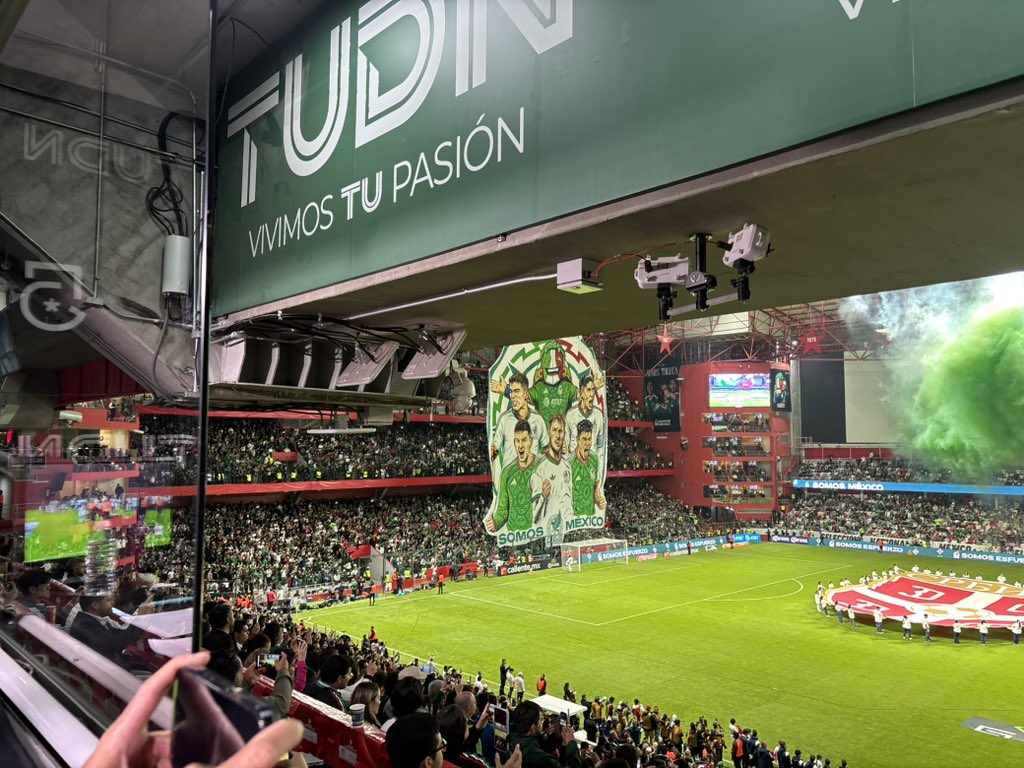 DavidFaitelson_'s tweet photo. Gran ambiente en Toluca…
La selección “se despide” para irse a su propio Mundial… https://t.co/b1kPqIfjkG