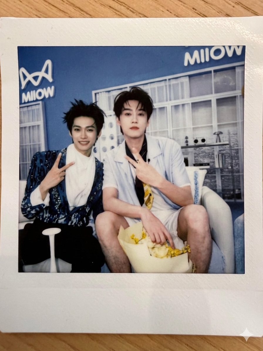 TL97ZP02's tweet photo. 난 조패지도 않고 그냥 사람 좀 바꿔줄래? 했는데..잼나이 일 잘하네… 이제 누가 더 잘 패서 완성도 있는 작품을 내오거라!! #녕위합성사진진짜아님진짜는녕위폰사진첩에가득우리도공유좀

근데 연하 콘써트 축하하러 간 연상 아님?(아님) https://t.co/njRF4INIr4