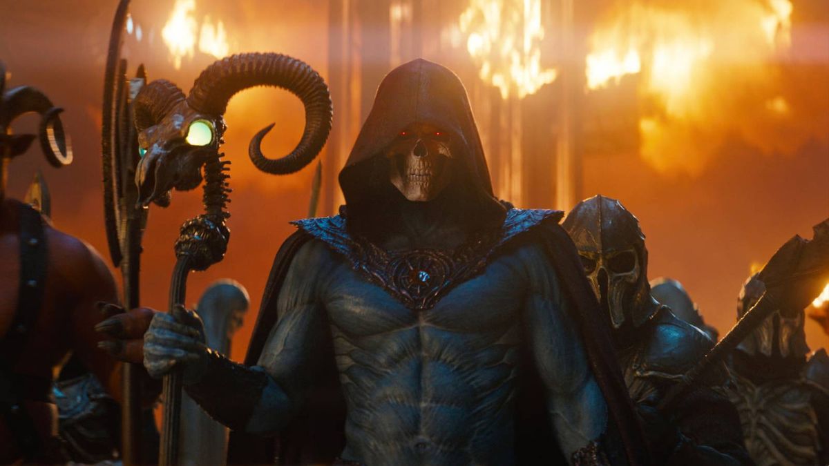 screenrant's tweet photo. EXCLUSIVE: Director Travis Knight opens up about working with #JaredLeto on #MastersOfTheUniverse and reveals why he smeared “blood” on his face:

"He would do something unexpected every single day. In ways that would delight me, that would horrify me, that would make me laugh. But that's part of the character."

Read More: https://t.co/ZqXJxZsvrB