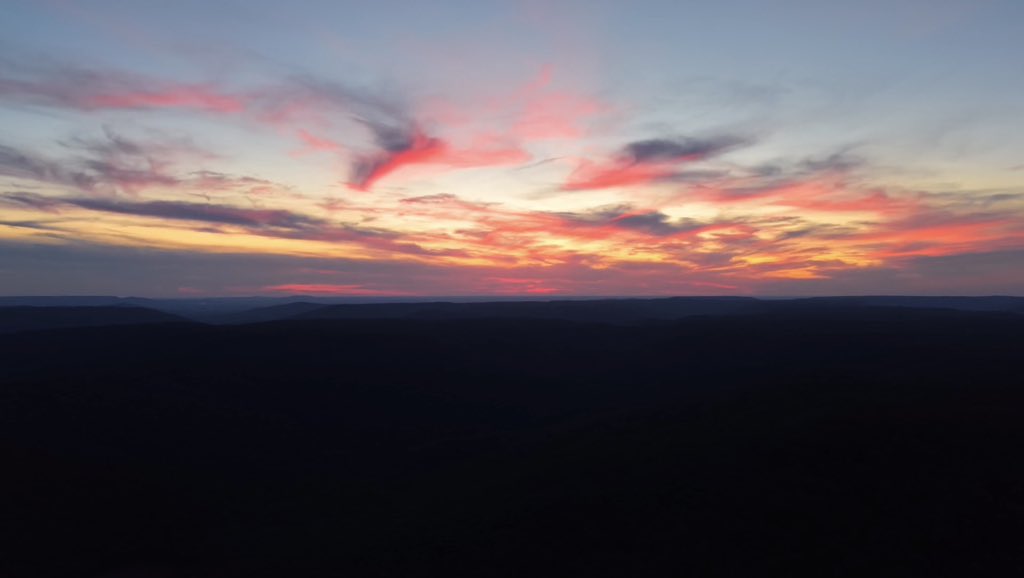 Daniel_Harbin's tweet photo. Beautiful sunset in Trenton this evening! #AlabamaWeatherNetwork #alwx #valleywx #HUNwx @spann @BenSmith_WHNT @weswyattweather @simpsonWVTM13 @AriWeather @DrewMcCombs @wxhistorian @Sadiemorristv @monsoonchaser @StormTrack9Bill @DanielleDozier @WEATHERmanBURKE @jeffcastlewx https://t.co/PTbD8O3UTl