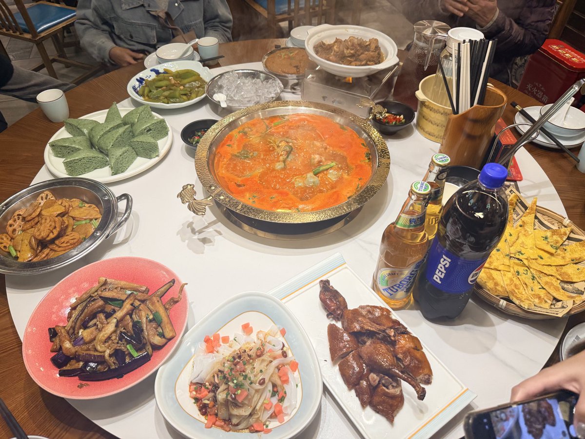 b2steen's tweet photo. ทัวร์กุ้ยหยาง 3 วัน 2 คืน งบ 7,888 บาท 🇨🇳

ส่วนตัวรู้สึกว่าธรรมชาติสวยกว่าที่คิดมาก
น้ำใส ภูเขาหินปูนอลังการ อากาศดี เดินไม่เหนื่อยมาก อาหารจัดเต็มทุกมื้อ โรงแรมพัก 4-5 ดาวทุกคืน ไม่ลงร้าน ไม่บังคับซื้อ ✨🤍 https://t.co/kd4A9ZaxaB