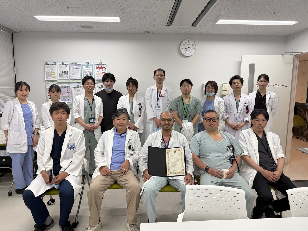 ProfSuzuKen's tweet photo. エジプト人で、ドイツで脳外科医として働いているバダリ先生が、当科で1ヶ月研修を行いました。日本の厚労省から臨床訓練の許可を受け、治療に参加しました。経験が彼のキャリアに役立てば嬉しいです。

#獨協医学大学埼玉医療センター
#脳神経外科
#臨床修練
#脳血管内治療
#エジプト https://t.co/9gV6WOlFiL