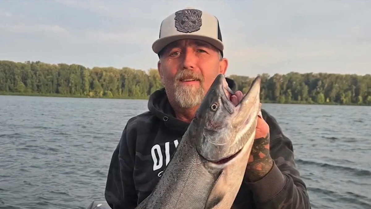 fox12oregon's tweet photo. Family remembers Dale Miller, killed in Longview paper mill vat implosion >> https://t.co/EoKR51QWe3 https://t.co/H08mcUZAqu