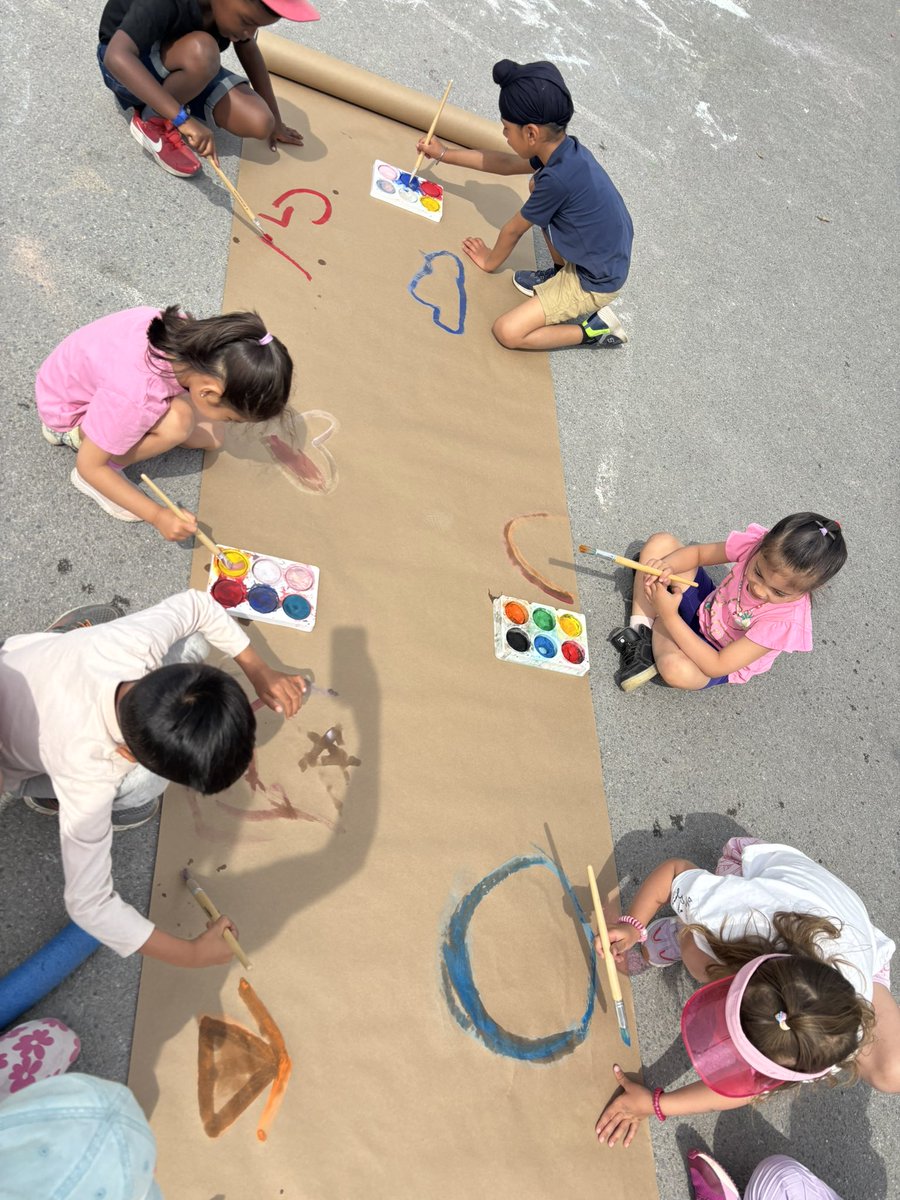 allisapowney's tweet photo. After a long winter, it feels so great taking our centres outdoors! โ๏ธ๐จ Kindergarten artists worked together to create beautiful murals filled with creativity, teamwork, and colour. #OCSB #KindergartenLearning #ocsbart @BernadetteOCSB https://t.co/lDJAlFkZRP