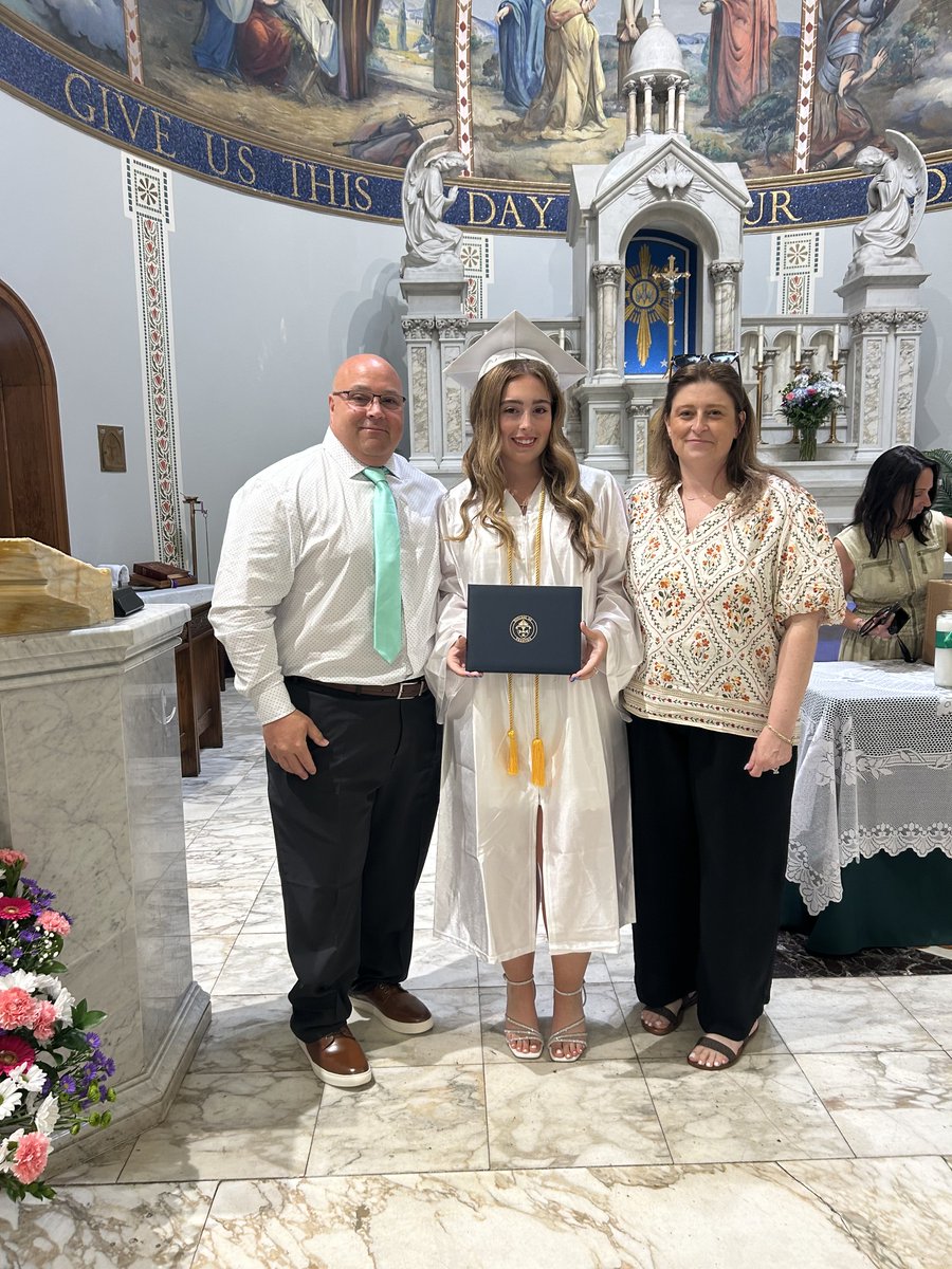 MPizzi9314's tweet photo. Just want to Thank Our Daughter Raeleigh for including Mom &amp; I on this incredible journey, Congratulations on your 8th grade graduation. We look forward to the next chapter of your life, i’m pretty sure it will be just as remarkable as this previous chapter. https://t.co/XqNxkGxHfA