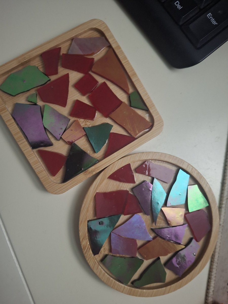 sandstoneartz's tweet photo. Update. Mosaics are almost fully cured. Will grout them on friday, will do the black grout Saturday probably as I can't mix the colors. But one if these will be white plus the orange 4 j made for a buddy https://t.co/P8diFrzjQe