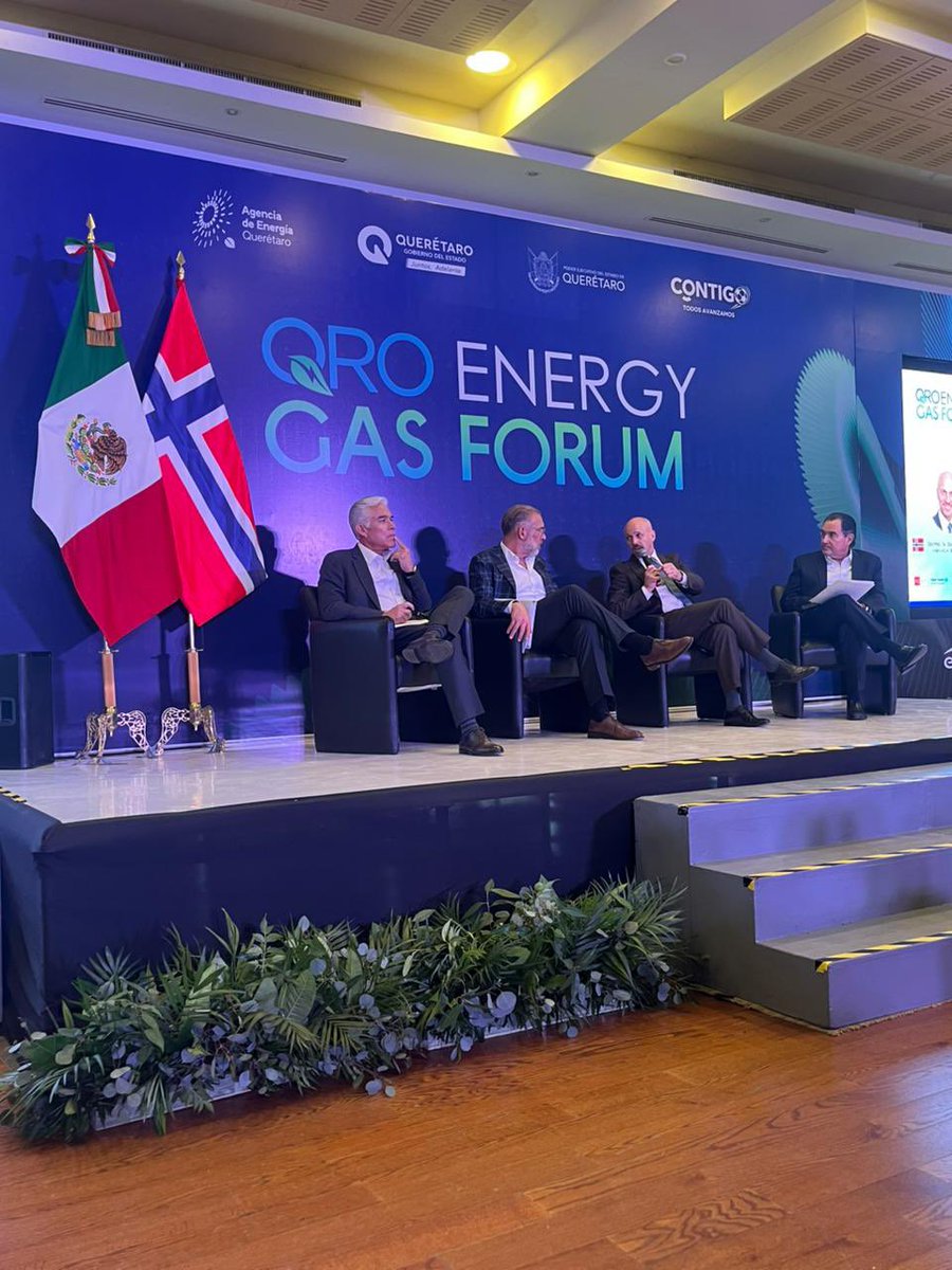 NoruegaMexCA's tweet photo. El @EmbNorMexCA Dag Nylander participó en el panel Industria, Energía y Futuro Sostenible con el gobernador de Querétaro @makugo donde compartió la experiencia 🇳🇴 en seguridad energética, transición energética e innovación… https://t.co/ggVkUDrqgh