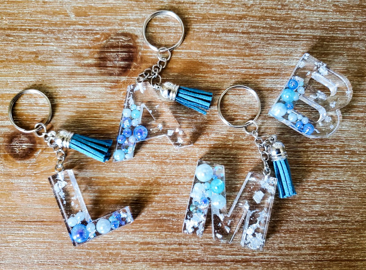 MinimalAbstrac1's tweet photo. Pearl Resin Initial Keychains 🌟✨️🌈
https://t.co/tA5cjcv2Af
#etsyshop #handmadehour #uniquegifts #giftsforfriend #womaninbizhour #CraftBizParty #SummerVibes #SpringMagic #Pearl #accessories #Keychains #Rainbow #personalizedgifts #ThursdayMood #TBThursday https://t.co/ce9sASletu