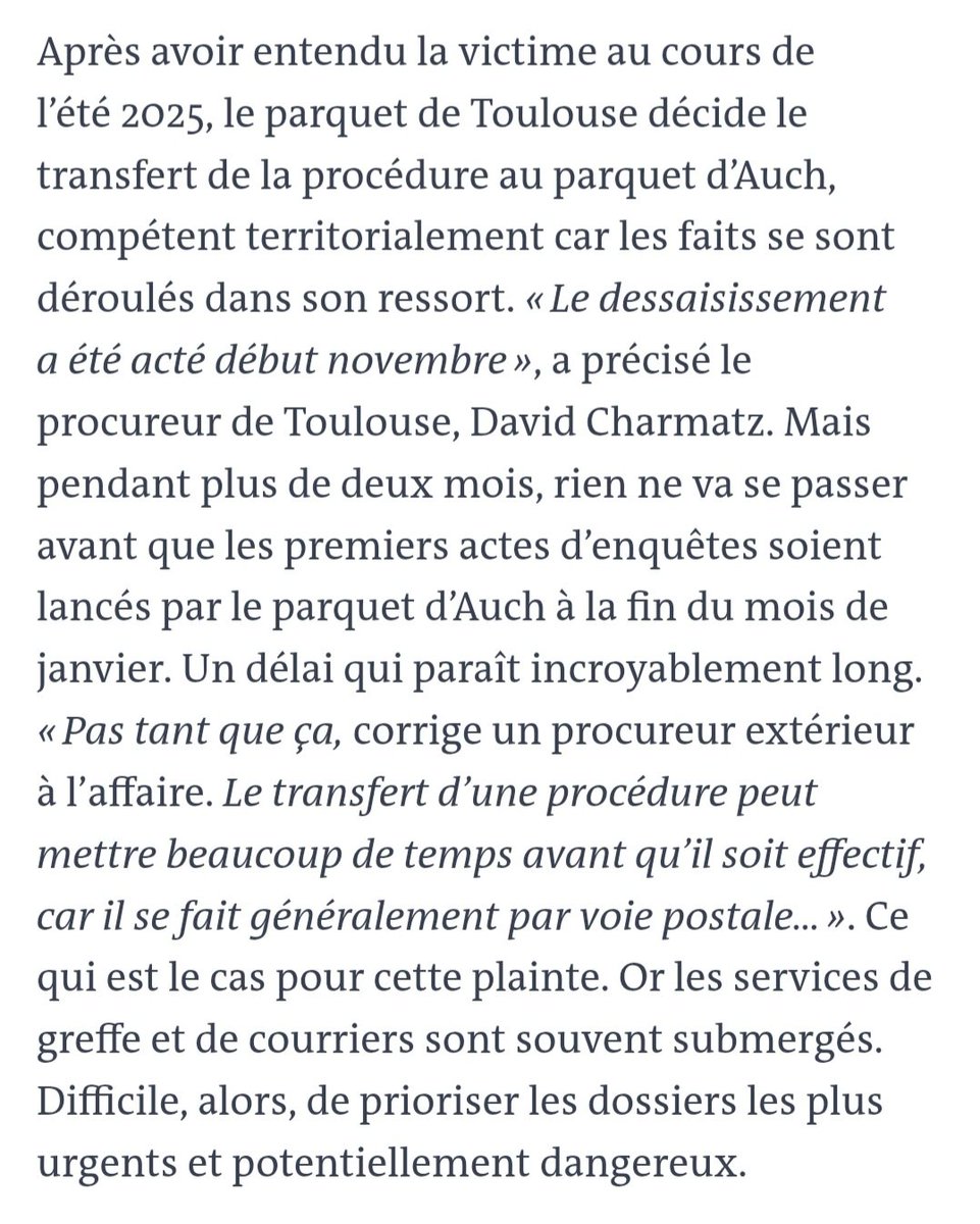 AmauryBrelet's tweet photo. 🔴 Affaire Lyhanna : ""Le transfert d’une procédure peut mettre beaucoup de temps avant qu’il soit effectif, car il se fait généralement par voie postale", explique un procureur au Monde. Ce qui est le cas pour cette plainte."

"Le transfert de procédure peut se faire de façon dématérialisée, nuance un procureur auprès de @Valeurs. Et si c'est impossible, alors en pratique on scanne la procédure, on l'envoie par email et on régularise par la suite. Je l'ai moi même fait de nombreuses fois. Et c'est ce qui aurait dû être fait dans cette affaire." D'autant plus qu'elle nécessitait un traitement en urgence compte tenu de la gravité des faits. https://t.co/VdQALcq8DF