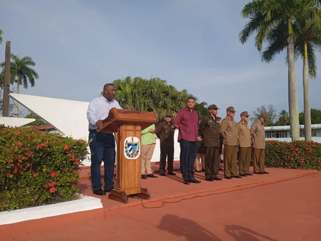 LeonMayedo's tweet photo. En el centenario de Fidel, líder de la #RevoluciónCubana, y a poco de celebrar los 95 @RaulCastro_Ruz , combatientes del Ministerio del Interior en #Camagüey conmemoraron aniversario, con el compromiso de continuar garantizando la seguridad del Estado y la tranquilidad ciudadana. https://t.co/mxHG85RaFw