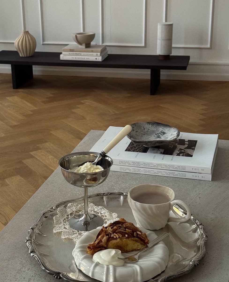 l1_996's tweet photo. ☕️🥯 https://t.co/FVdug0bZfz