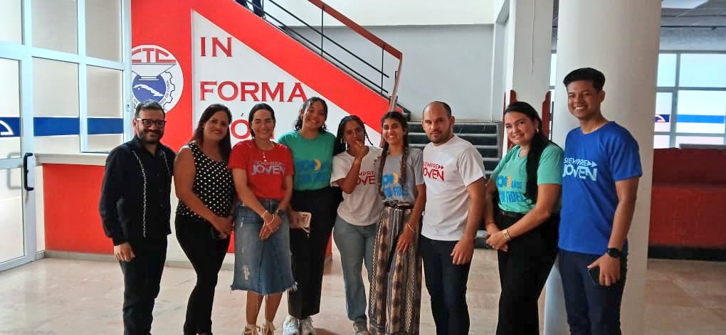 Yojaniers's tweet photo. Jóvenes del Tribunal Supremo  y del Tribunal de La Habana fueron recibidos hoy en la Central de Trabajadores de Cuba #CTC y sostuvieron un encuentro con @Colina_CTCuba sobre el papel movilizador del sindicato, en los momentos y condiciones actuales.
@Oscar_CubaTSP @SNTAP3 https://t.co/w87FPsTvIu