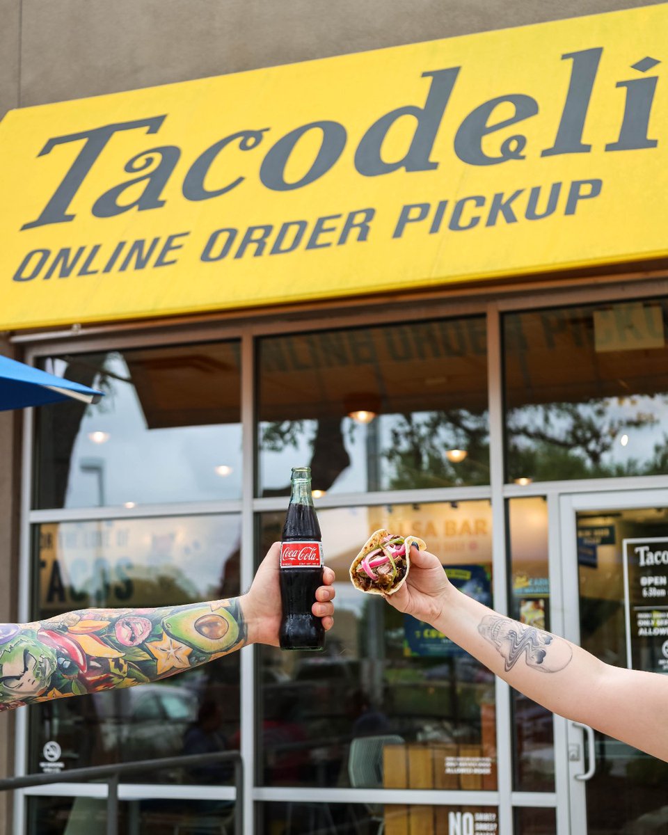 tacodeli's tweet photo. The (not-so-secret) secret ingredient? Mexican Cola 🤭

That's what gives our new Carnitas Taco its rich, slow-braised flavor. Made with Texas Ibérico pork and topped with pickled onions, jalapeños, and roasted tomatillo salsa. https://t.co/fJlrIzpOOc