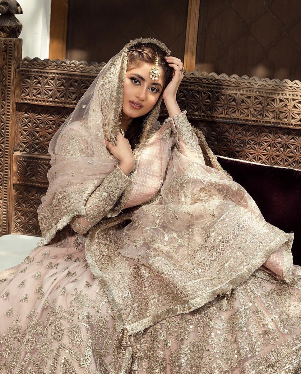 sajalalisa's tweet photo. sab se pyaari hai humari sajal aly <3 https://t.co/59eVcjYaxw