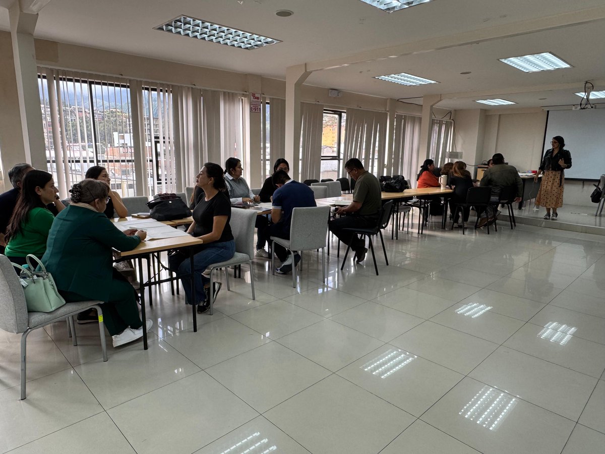 EducacionZ7_Ec's tweet photo. ¡Unidos por entornos escolares más seguros! 🌍🤝

Con el firme propósito de fortalecer la atención a nuestros estudiantes, 32 analistas DECE de los Distritos de Loja y Zamora Chinchipe, desarrollan el taller de diagnóstico de la gestión en los planteles educativos. 📝 https://t.co/x9qZQqxxro