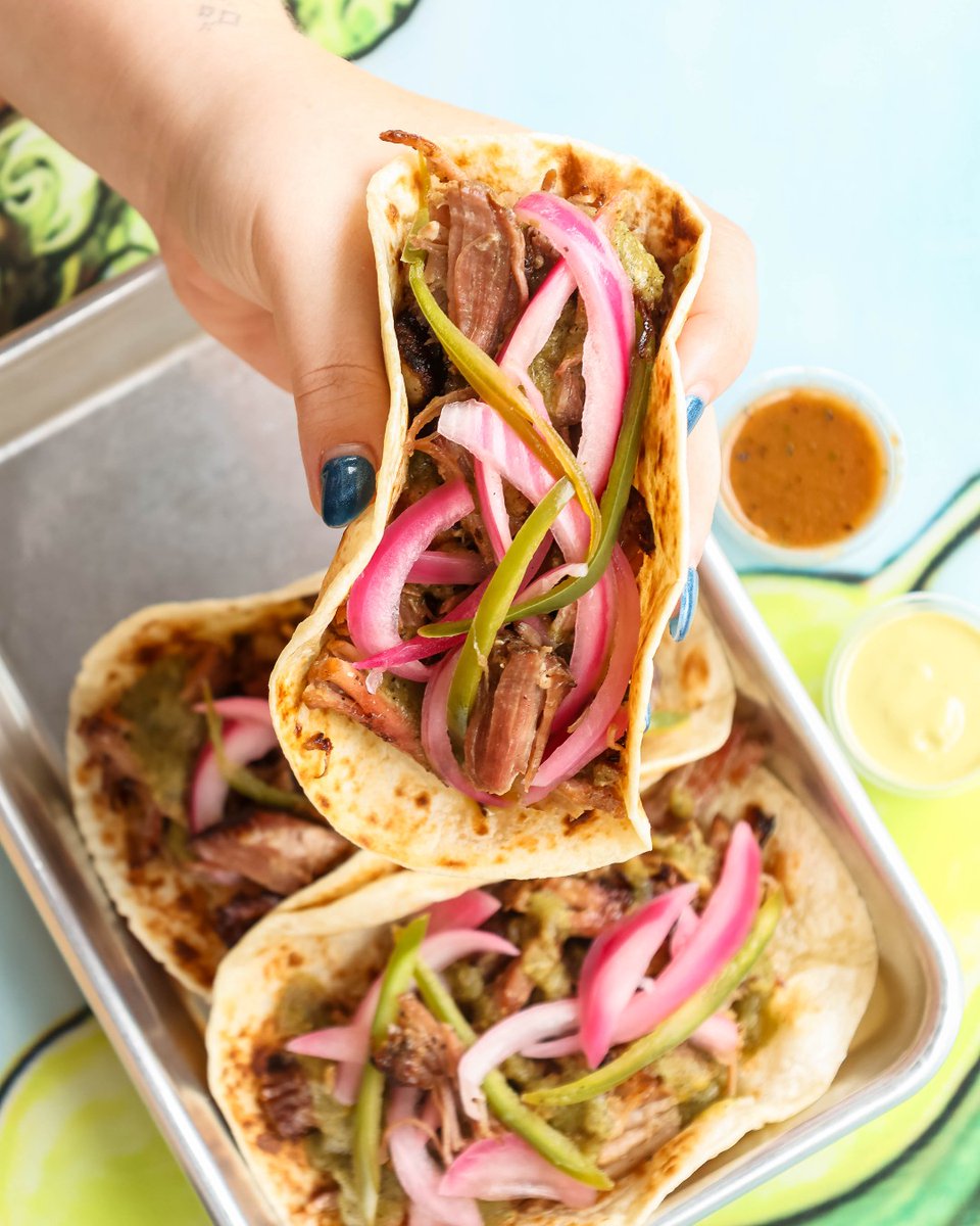 tacodeli's tweet photo. The (not-so-secret) secret ingredient? Mexican Cola 🤭

That's what gives our new Carnitas Taco its rich, slow-braised flavor. Made with Texas Ibérico pork and topped with pickled onions, jalapeños, and roasted tomatillo salsa. https://t.co/fJlrIzpOOc