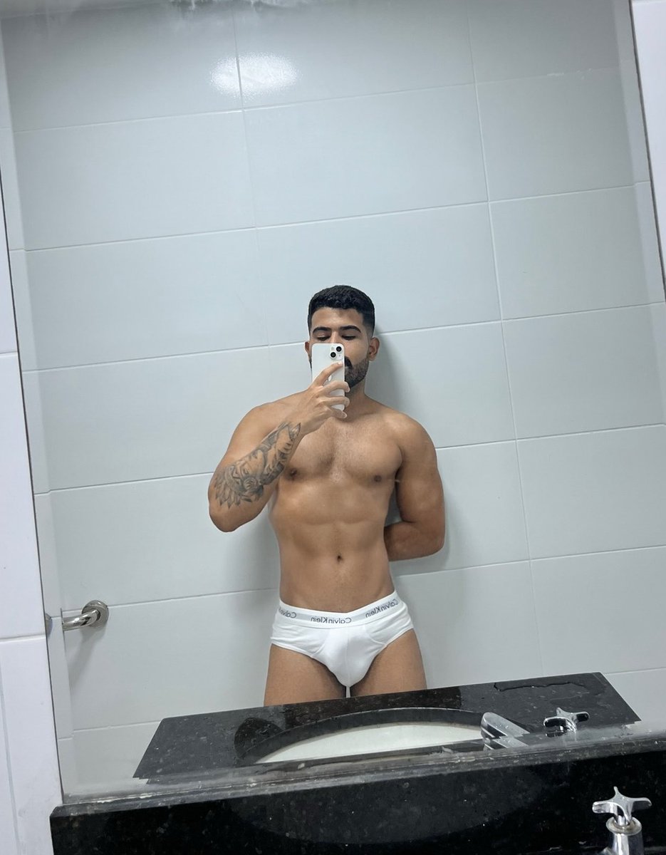 Outro Leo tweet media